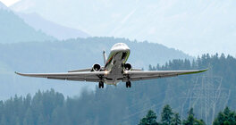 Citation Latitude beim Abflug in Samedan (Engadin Airport) 